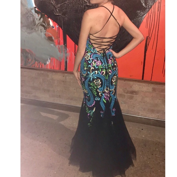 DRESS/GOWN - Picture 2 of 6